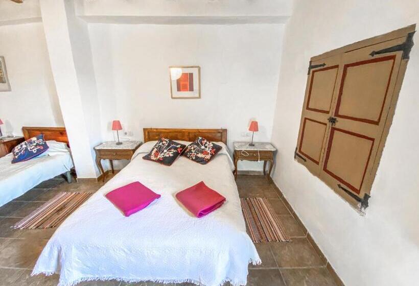 Семейный Номер, Casa Rural Sant Petrus De Madrona