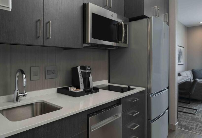 디럭스 스위트 킹 침대, Staybridge Suites   Boston Logan Airport   Revere, An Ihg