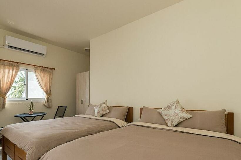 اتاق پریمیوم چهارنفره, Blackfoot Homestay
