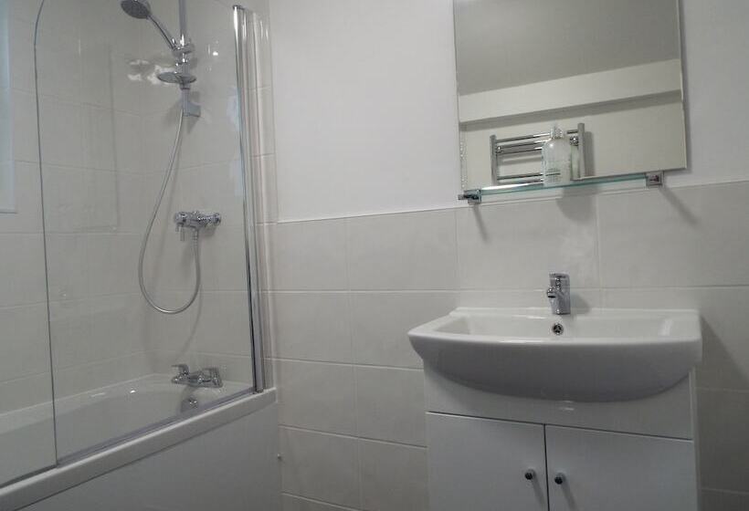 Номер Стандарт, Corner House Guest House