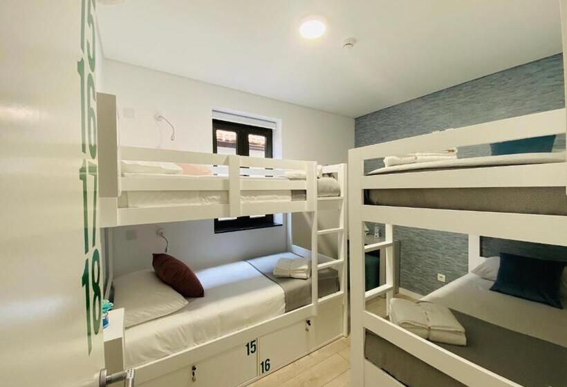 Кровать в Общей Комнате, Family Hostel Costa Nova