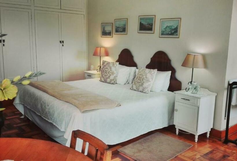Номер Deluxe Кровать Кинг, The Riverhouse Guesthouse