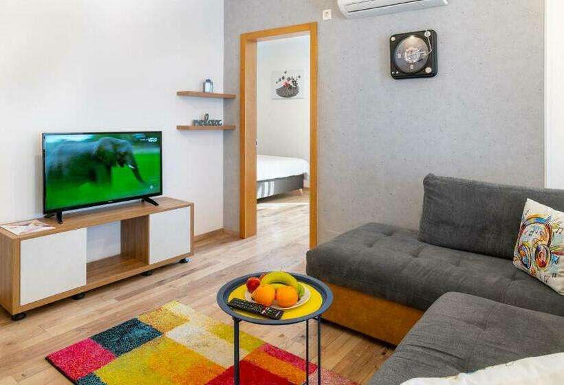 ２ベッドルームアパートメント, Tci Apartments