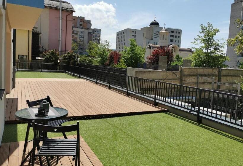 テラス付き１ベッドルームアパートメント, Tci Apartments