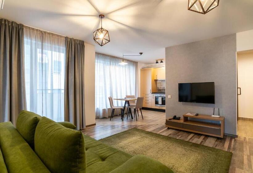 テラス付き１ベッドルームアパートメント, Tci Apartments