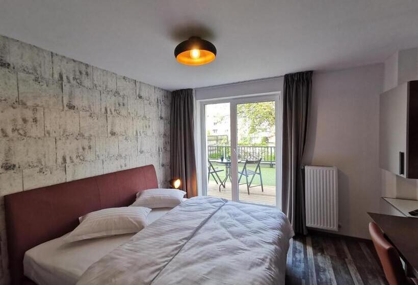 テラス付き１ベッドルームアパートメント, Tci Apartments