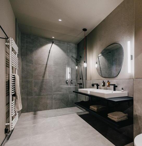 استودیوی استاندارد, Das Bleibt Alpine Suites