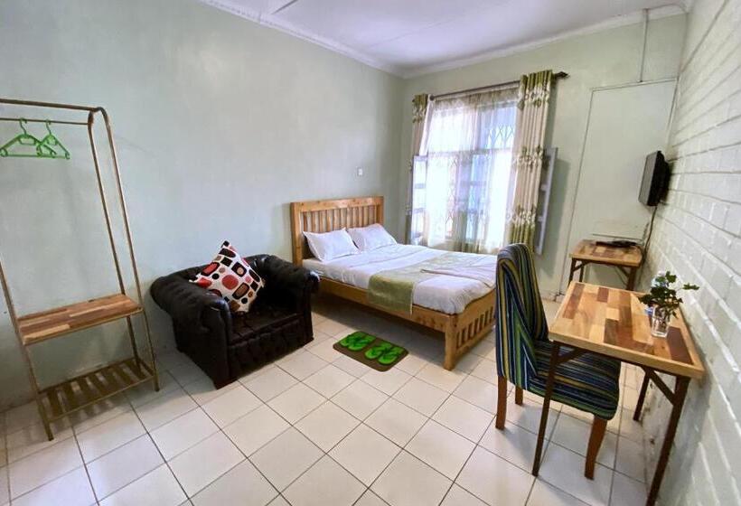 اتاق اکونومی, Tulia Lodge
