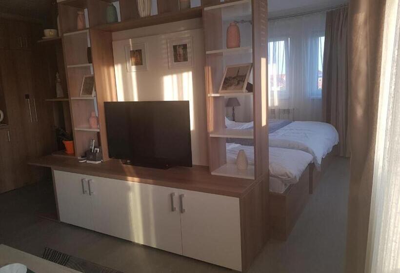 Quarto Triplo Standart, China Town Prenoćište
