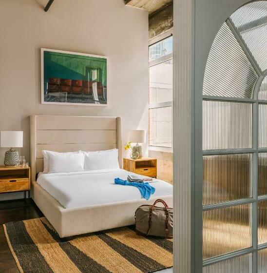 スーペリアスタジオ, Reside Houston Downtown, A Wyndham Residence