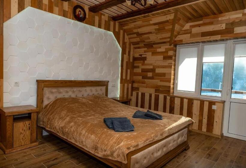 Quarto Familiar Superior, Zatyshok Nad Prutom