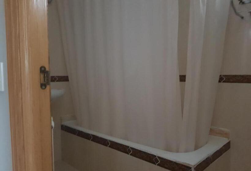 스탠다드 트리플 룸, Hostal Soto