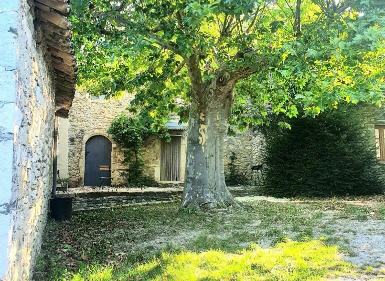 Дом 2 Спальни, La Cour Du Marronnier