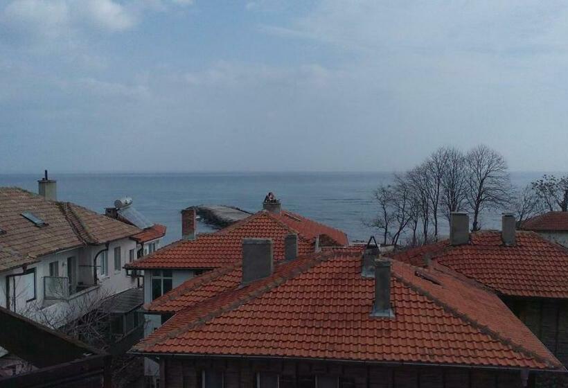Apartamento 1 Dormitório Vista Mar, Kraybrezhna 3