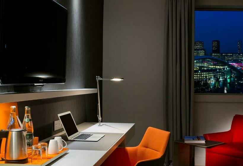 景色の見えるスーペリアルーム, Pullman Paris La Defense
