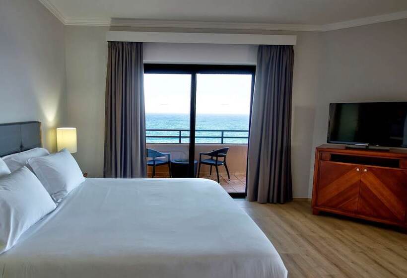 اتاق پرمیوم با چشم‌انداز دریا, Radisson Blu Resort, Malta St. Julian S