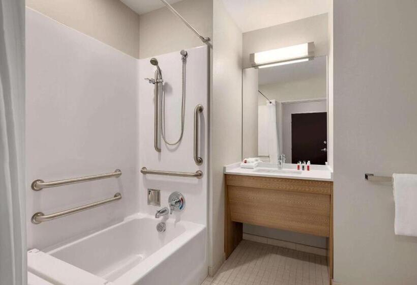 Номер Стандарт Адаптированный для Инвалидов, Microtel Inn & Suites By Wyndham Gambrills