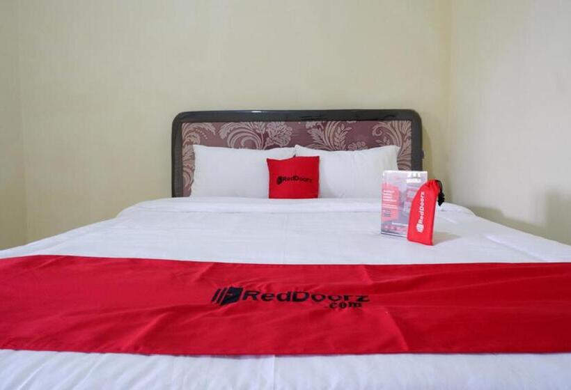 디럭스 룸, Reddoorz Near Lippo Plaza Buton