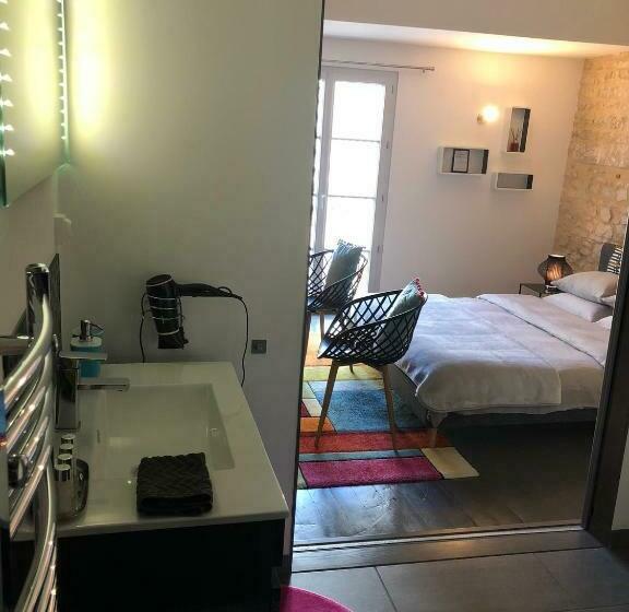 Номер Стандарт Вид на Сад, Les Halles Chambre D'hôtes