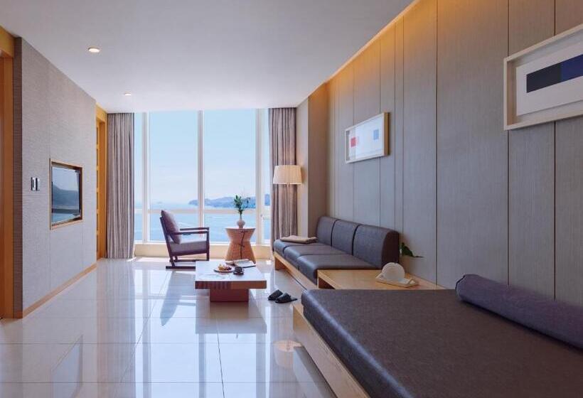 سوییت با چشم‌انداز دریا, Sono Calm Yeosu