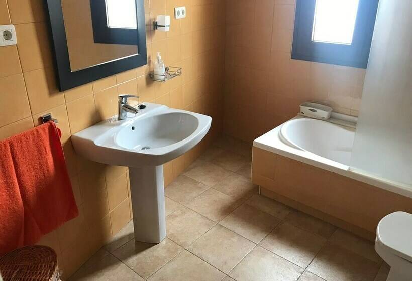 Дом 4 Спальни, Casa La Higuera