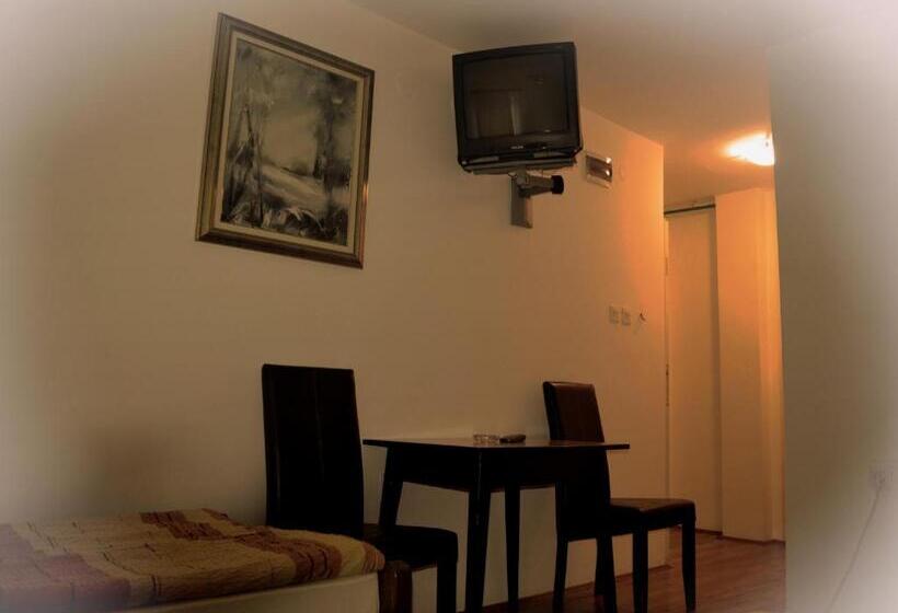 اتاق استاندارد, Hostel S