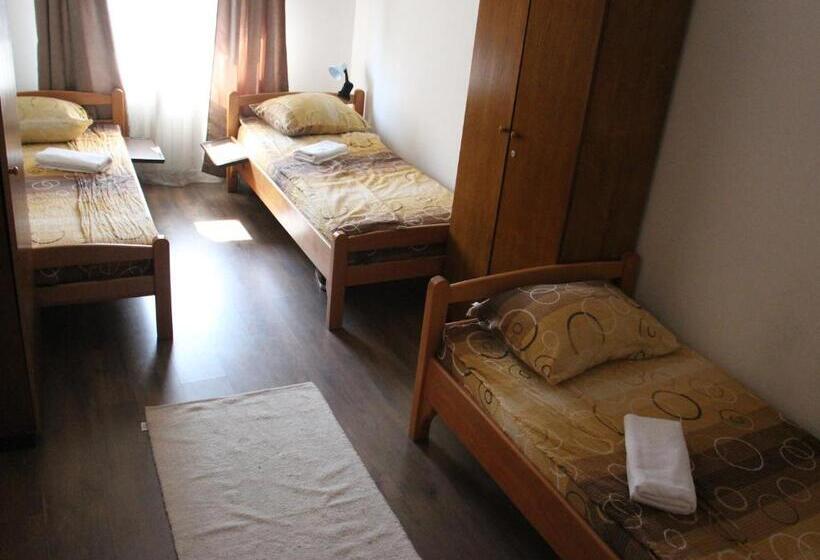 اتاق استاندارد چهار تخته, Hostel S