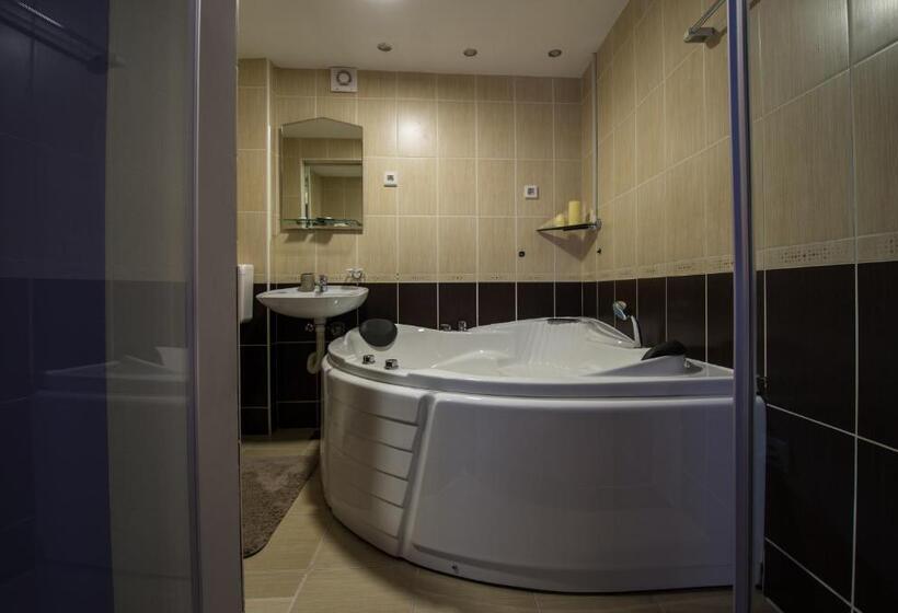 آپارتمان لوکس 1 خوابه, Hostel S