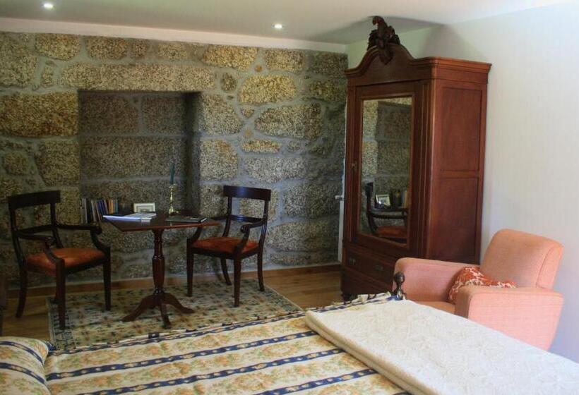 Люкс Повышенной Комфортности, Casas Do Eido E Casa Da Viúva