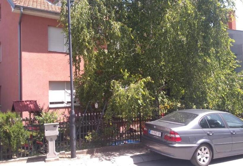 استودیو خانوادگی, Apartmani Mimi