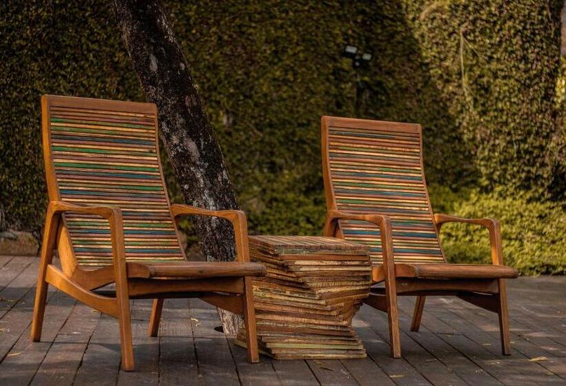 اتاق دلوکس مخصوص معلولین, Suítes Vista Pro Mar Ilhabela