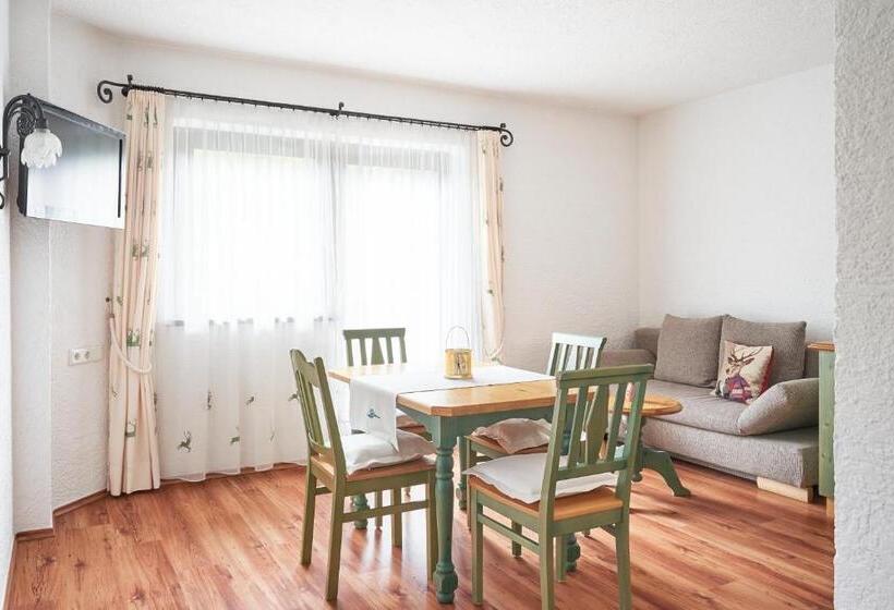 Апартаменты 1 Спальня с Балконом, Rosamunde Apartments