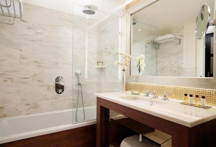 Quarto Deluxe Vista Cidade, Corinthia  Lisbon
