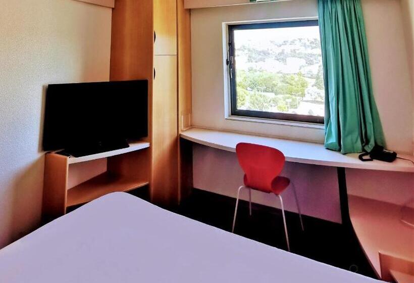 Номер Стандарт, Ibis Leiria Fatima