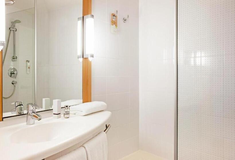 Номер Комфорт, Ibis Leiria Fatima