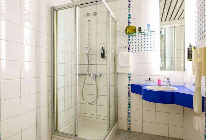 Номер Стандарт Двуспальная Кровать, Ibis Luzern Kriens