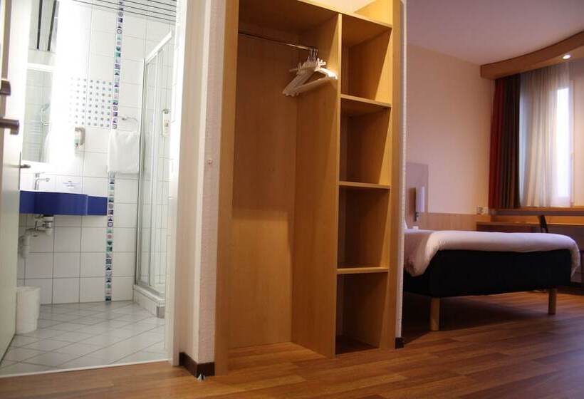 Номер Стандарт Двуспальная Кровать, Ibis Luzern Kriens