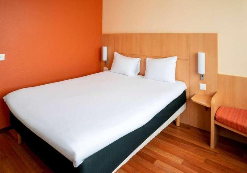 Номер Комфорт, Ibis Luzern Kriens