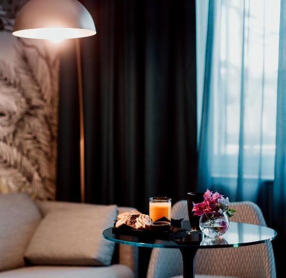 اتاق لوکس با وان آب گرم, Mercure Roma Corso Trieste