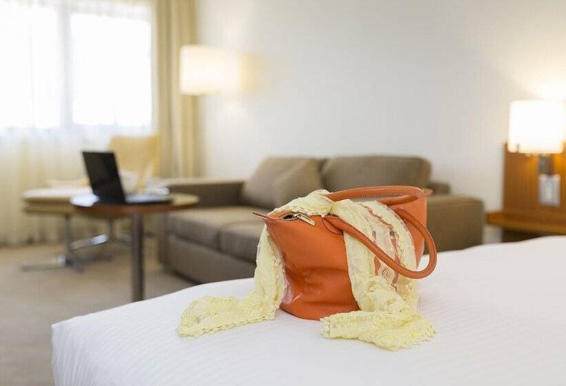 스탠다드 룸 더블 침대, Novotel Canberra
