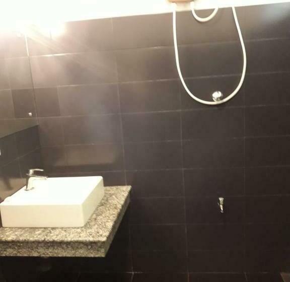 Номер Стандарт Вид на Бассейн, Bentota Home Stay