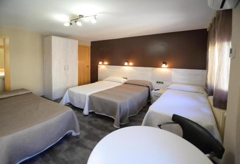 Четырехместный Номер Стандарт, Hostal Palacete De Los Arcedianos