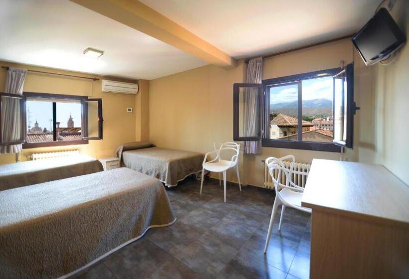 Номер Стандарт Трехместный, Hostal Palacete De Los Arcedianos