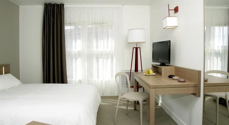 Номер Executive, Swissotel Beijing Hong Kong Macau Center   4km To The Forbidden City