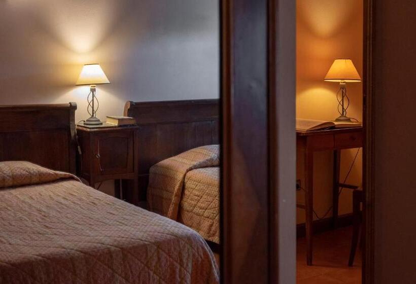 Номер Стандарт Трехместный, Villaggio Albergo San Lorenzo E Santa Caterina