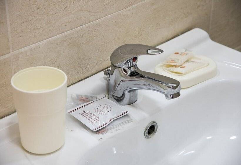 اتاق استاندارد سه نفره, B&b Metropolitan