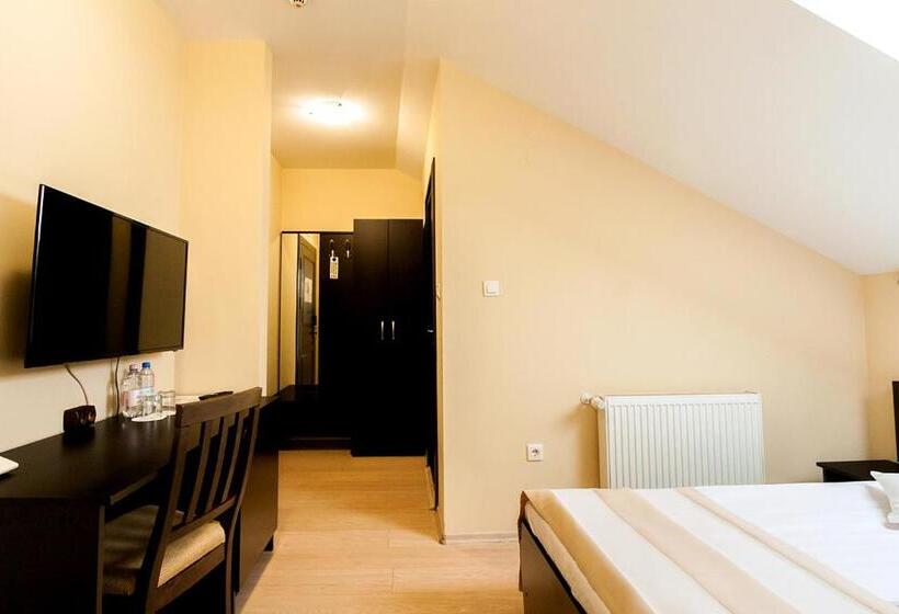 اتاق استاندارد, Astoria Hotel & Restaurant