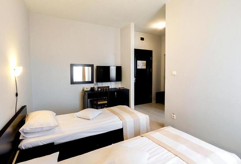 اتاق استاندارد, Astoria Hotel & Restaurant