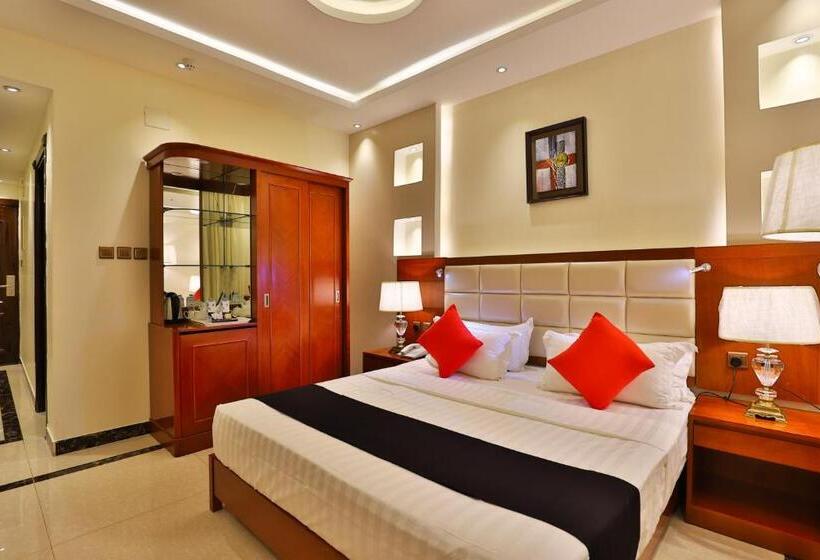 استودیوی استاندارد, Dreams Houses Furnished Suites
