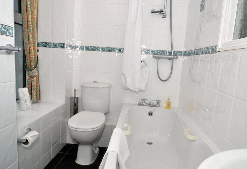 Номер Стандарт, Brook House Inn